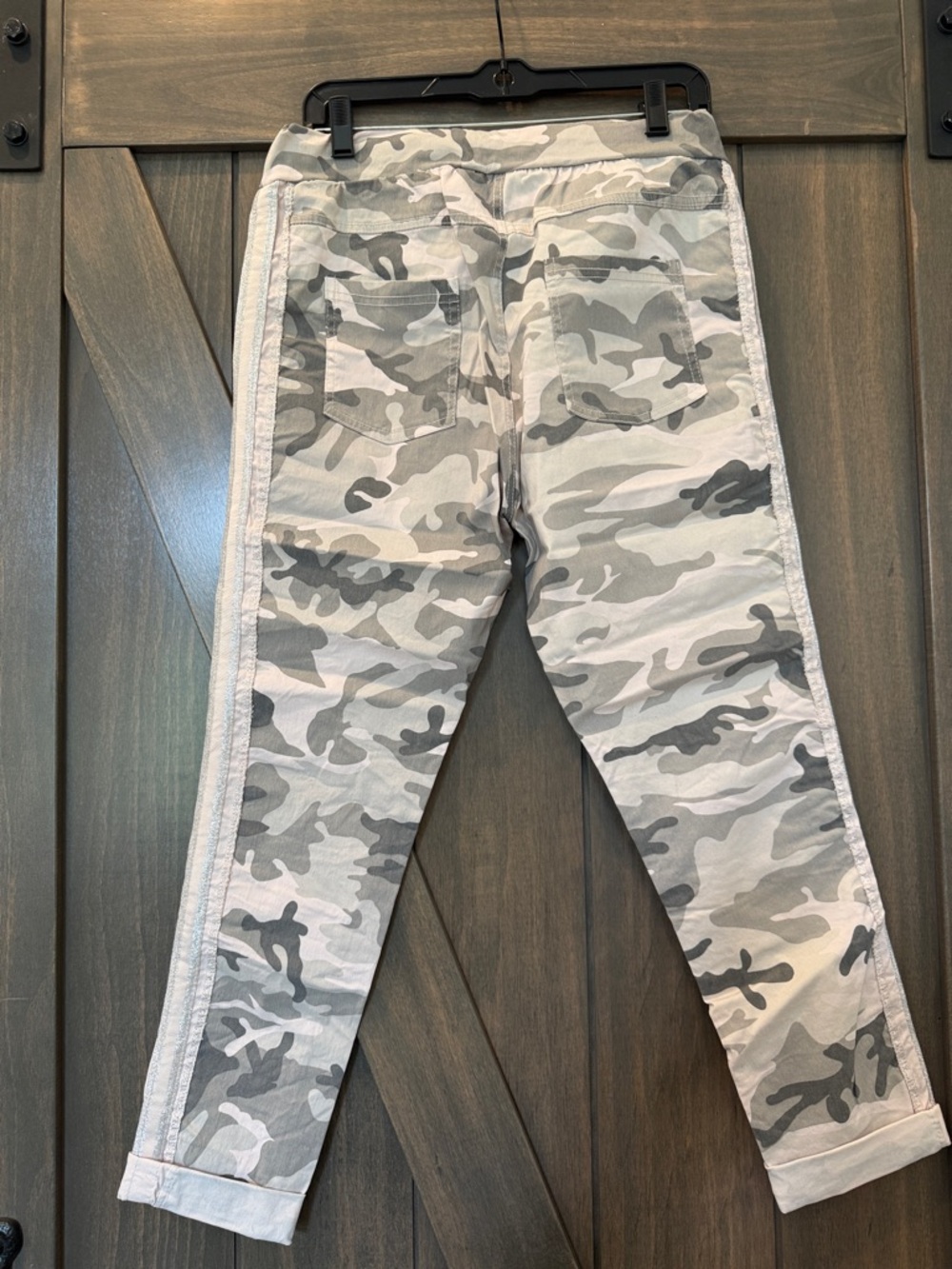Gray & White and Pale Pink Camo Drawstring Joggers - Picture 3 of 3